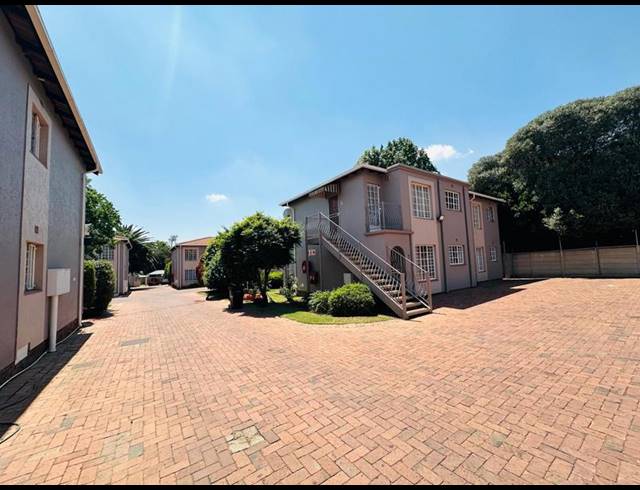 2 BEDROOM APARTMENT FOR SALE IN LAMBTON